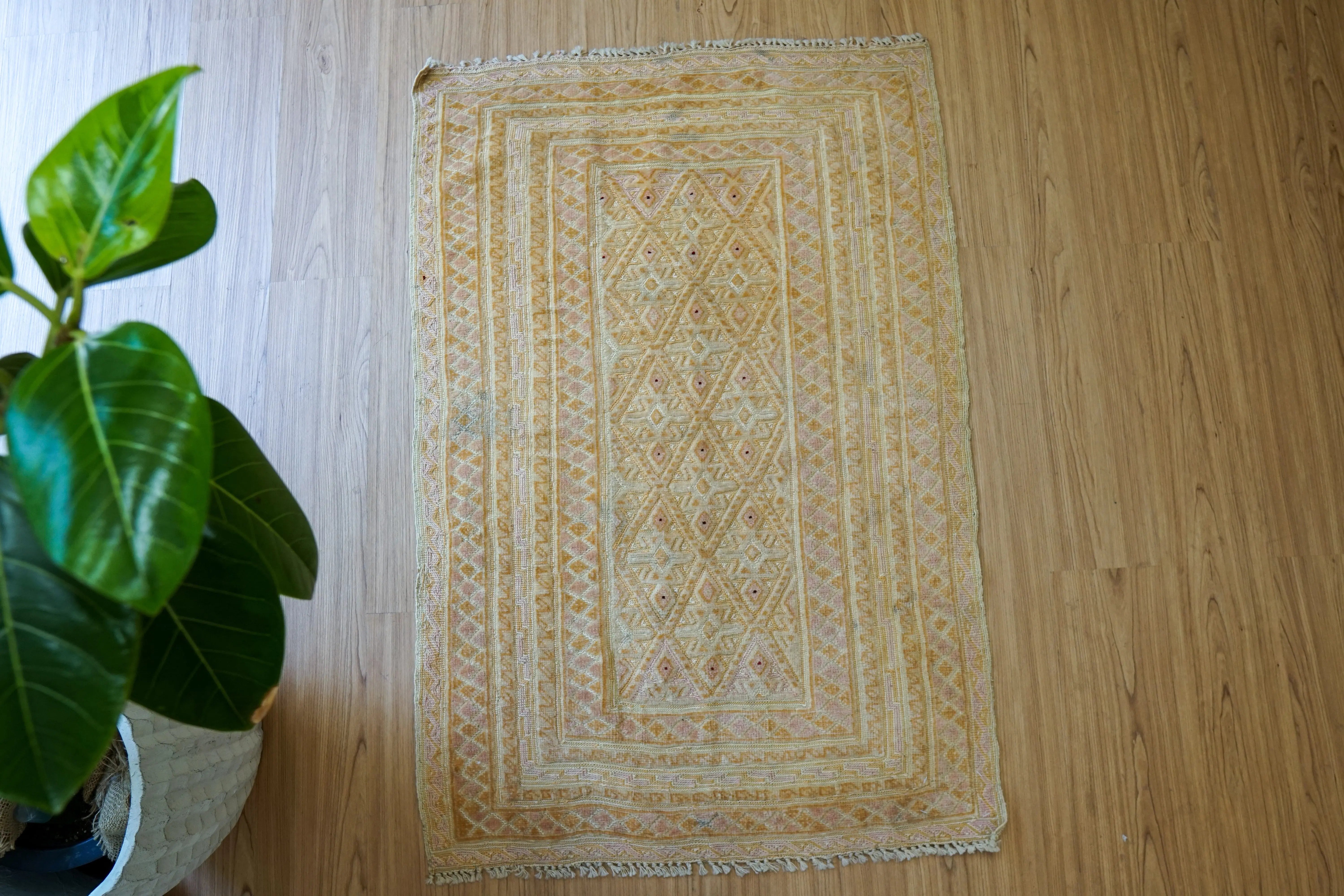 115cm × 76cm アフガニスタン マシュワニキリム 手織り絨毯 - Decorworks