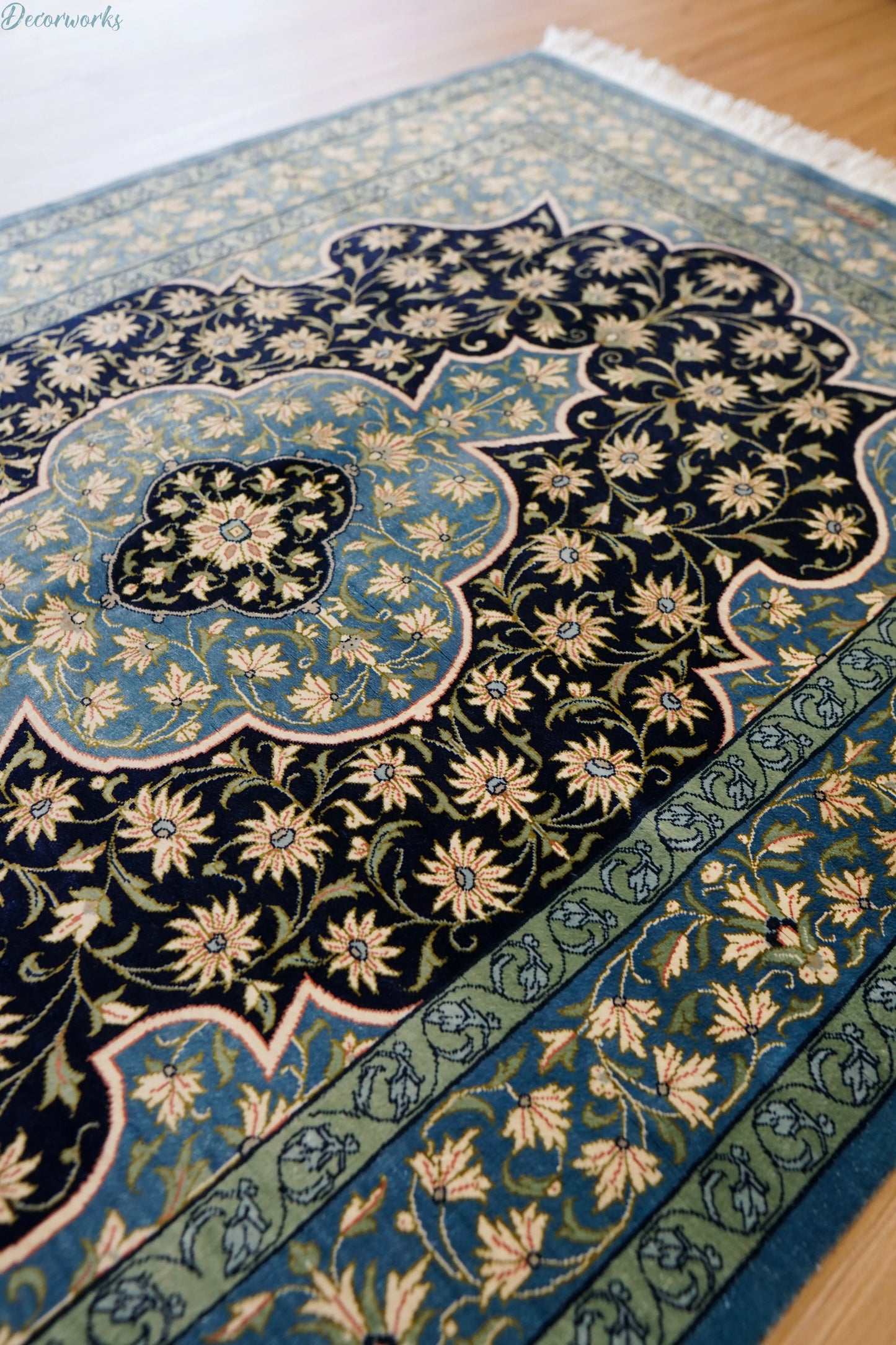 116×77cm ペルシャ絨毯 クム産 アールローブ房 シルク 100% 証明書付 Decorworks