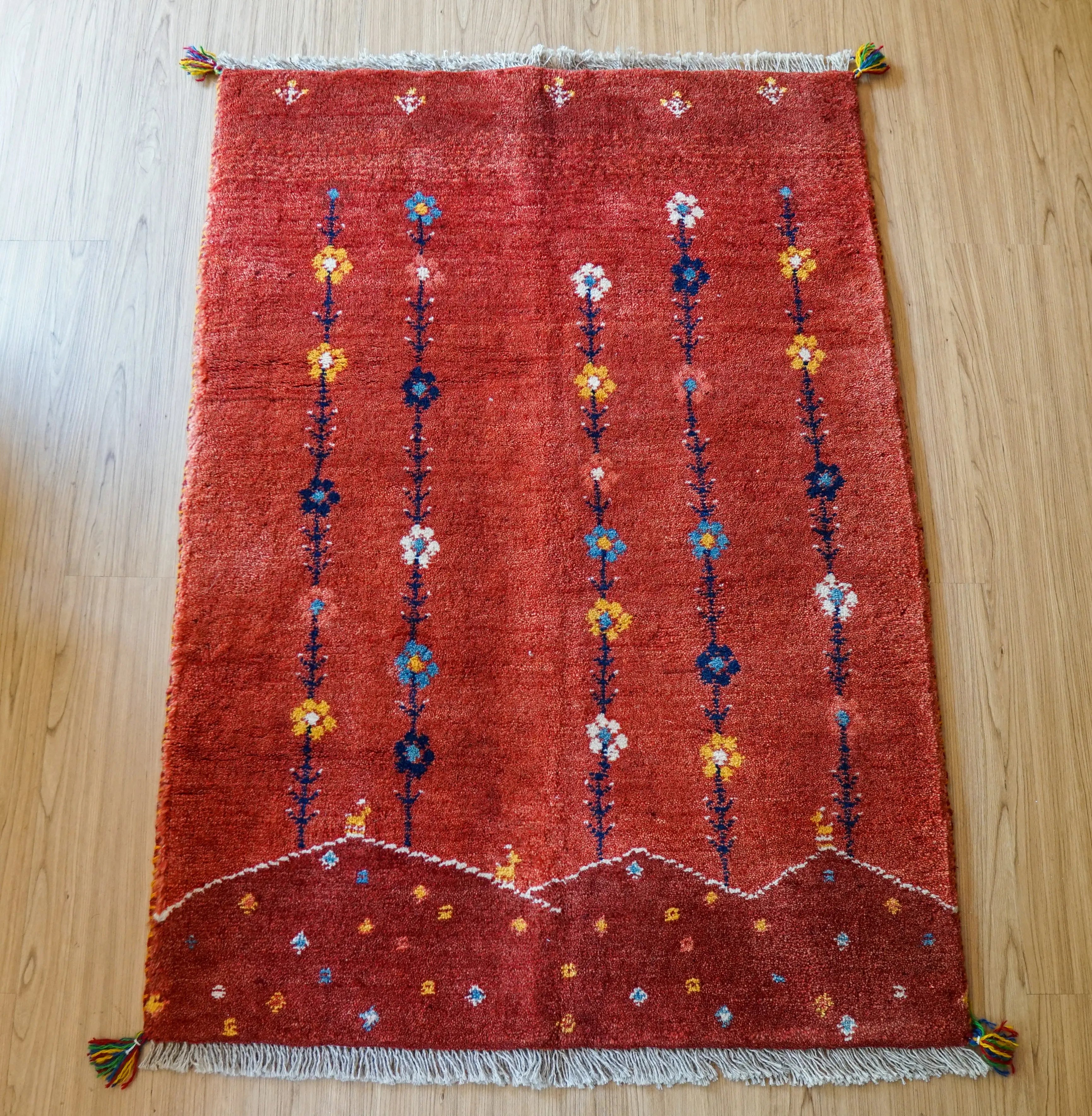 ペルシャ手織りギャッベ 遊牧民の伝統模様と天然ウール 120×80cm ギャベ ギャッベ 遊牧民伝統のウールラグ decorworks – Decorworks