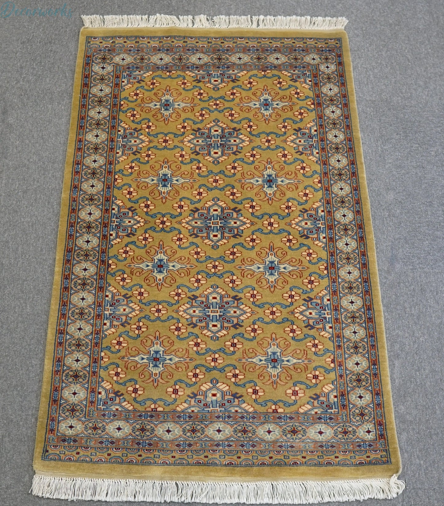 121×78cm パキスタン手織り絨毯 Decorworks