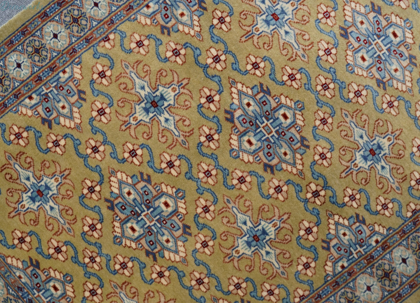 121×78cm パキスタン手織り絨毯 Decorworks