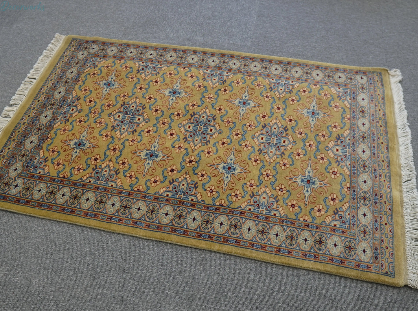 121×78cm パキスタン手織り絨毯 Decorworks