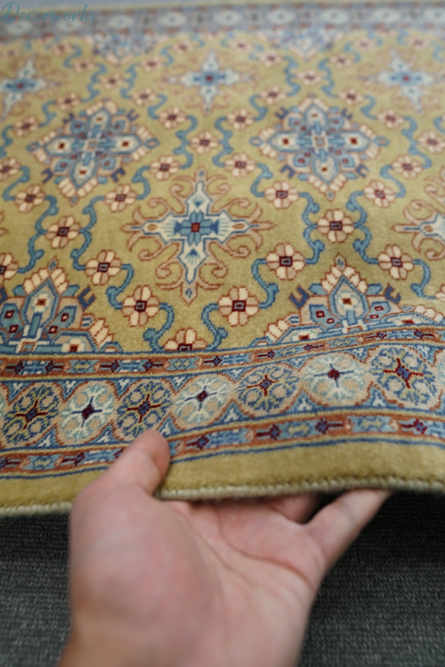 121×78cm パキスタン手織り絨毯 Decorworks