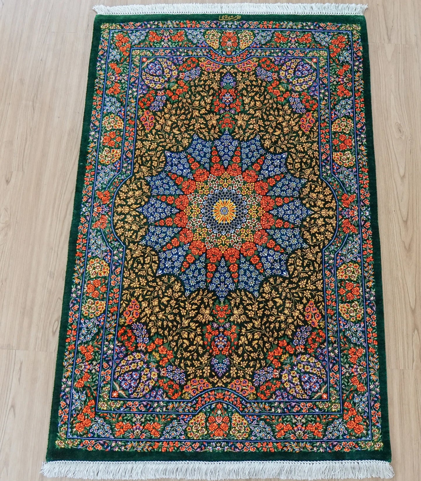 121×80cm ペルシャ絨毯 クム産 シラージ房 シルク 証明書付 Decorworks