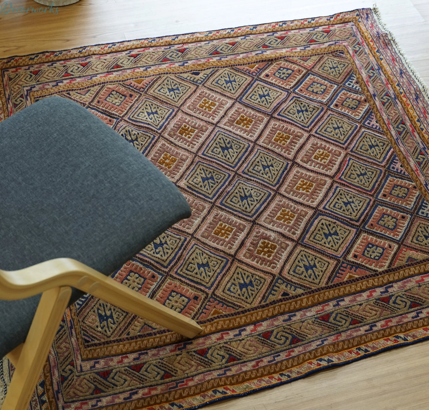 122×112cm 手織りマシュワニキリム Decorworks