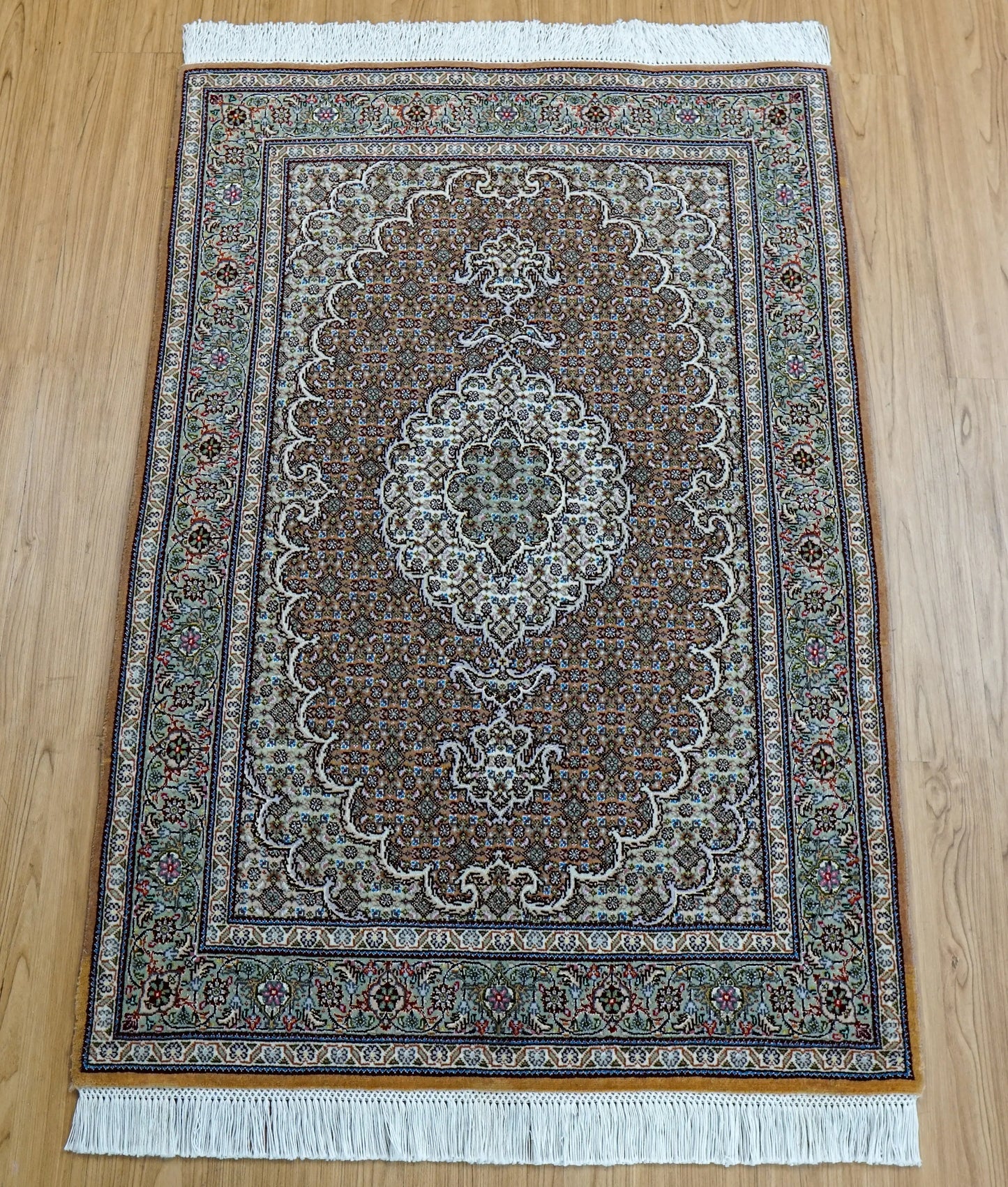 127×85cmペルシャ手織り絨毯 タブリーズ産 50RAJ Decorworks