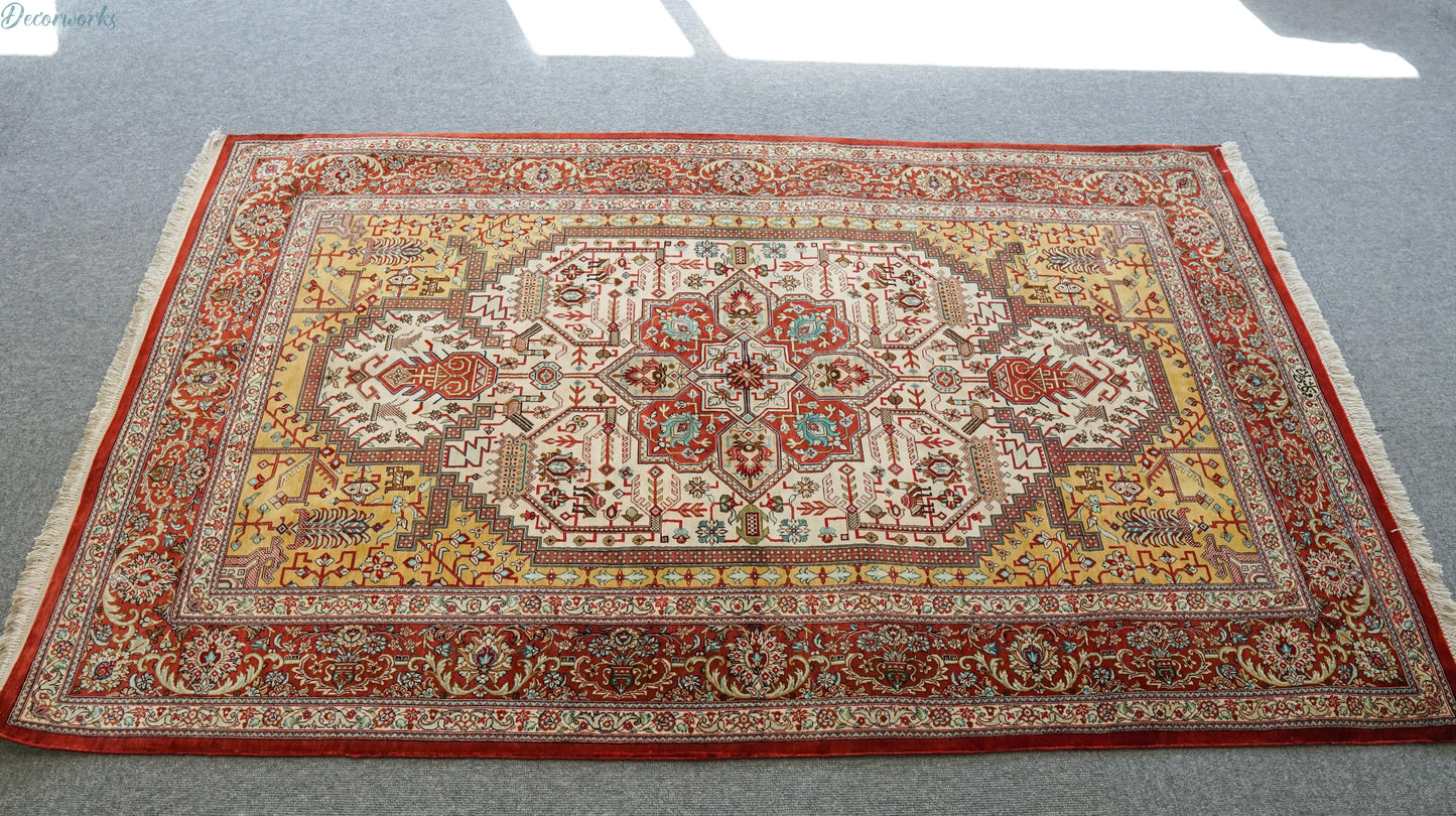 145×103cm ペルシャ絨毯 クム産 カシザード房 シルク 100% Decorworks