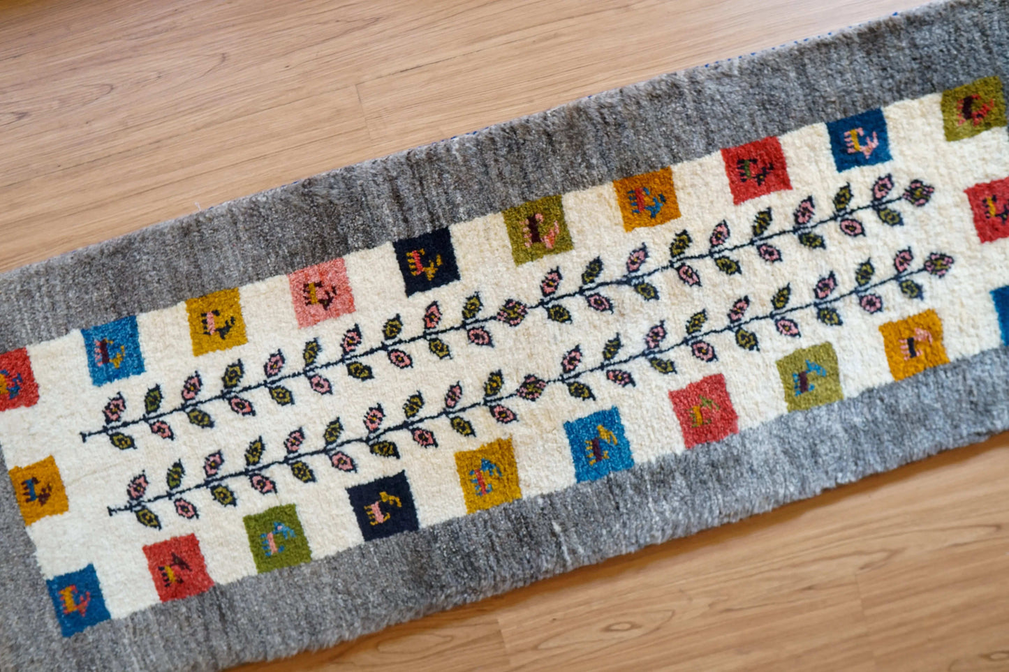 Collection ペルシャ ギャッベ ランナー カシュガイ族 手織りウール ラグ 150×50cm