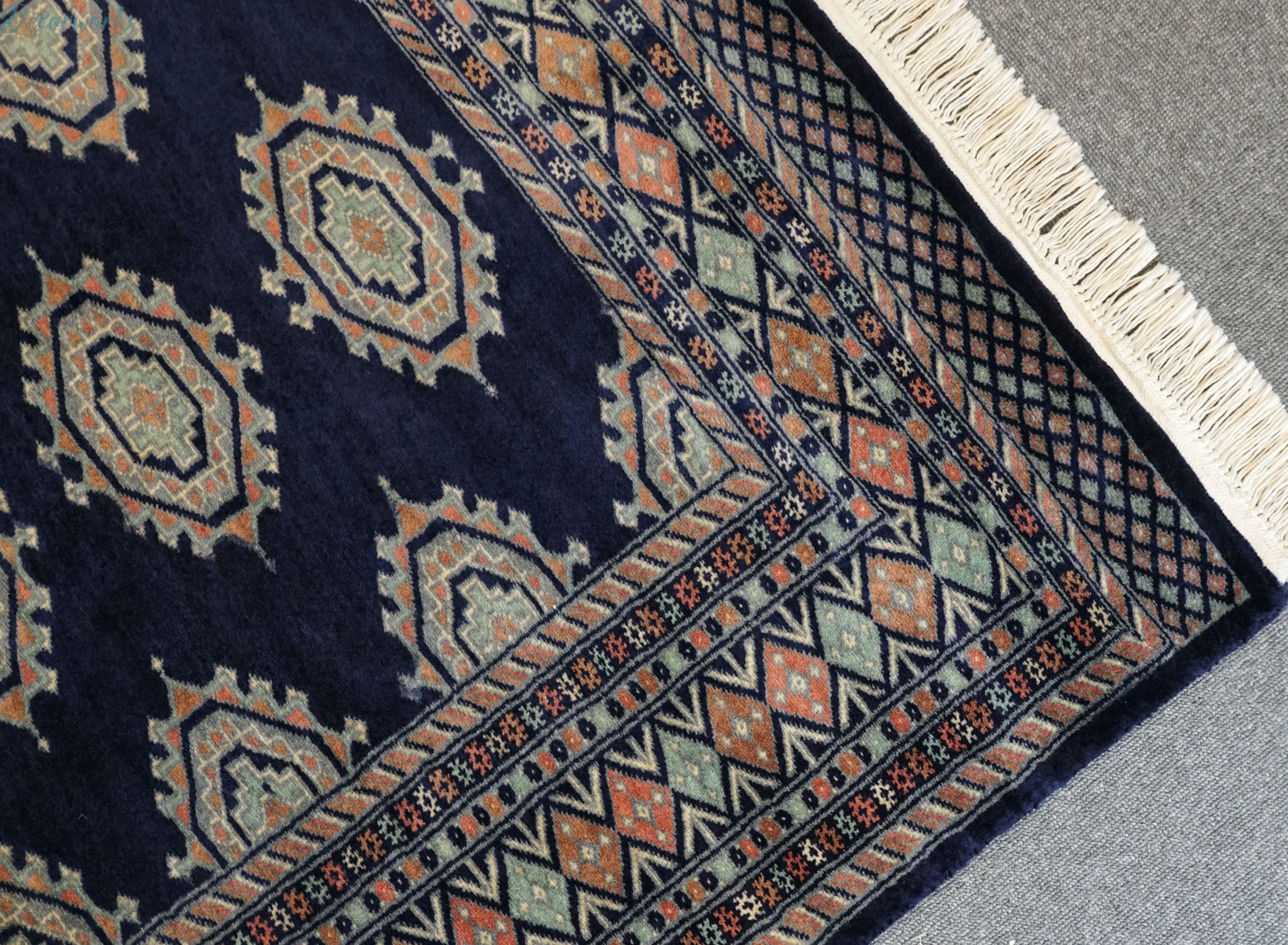 153×95cm パキスタン手織り絨毯 Decorworks