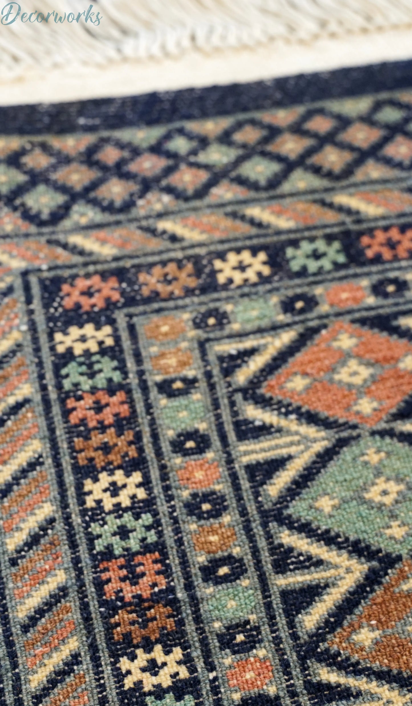 153×95cm パキスタン手織り絨毯 Decorworks