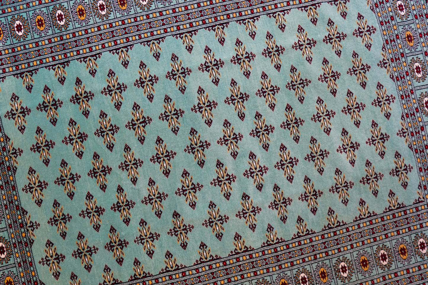 180×129cm パキスタン手織り絨毯 Decorworks