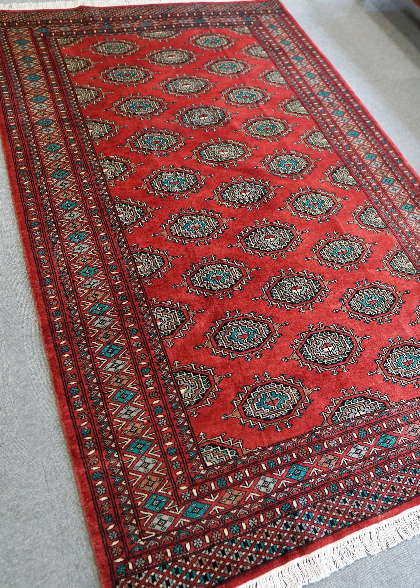 200×126cm【パキスタン手織り絨毯】 Decorworks