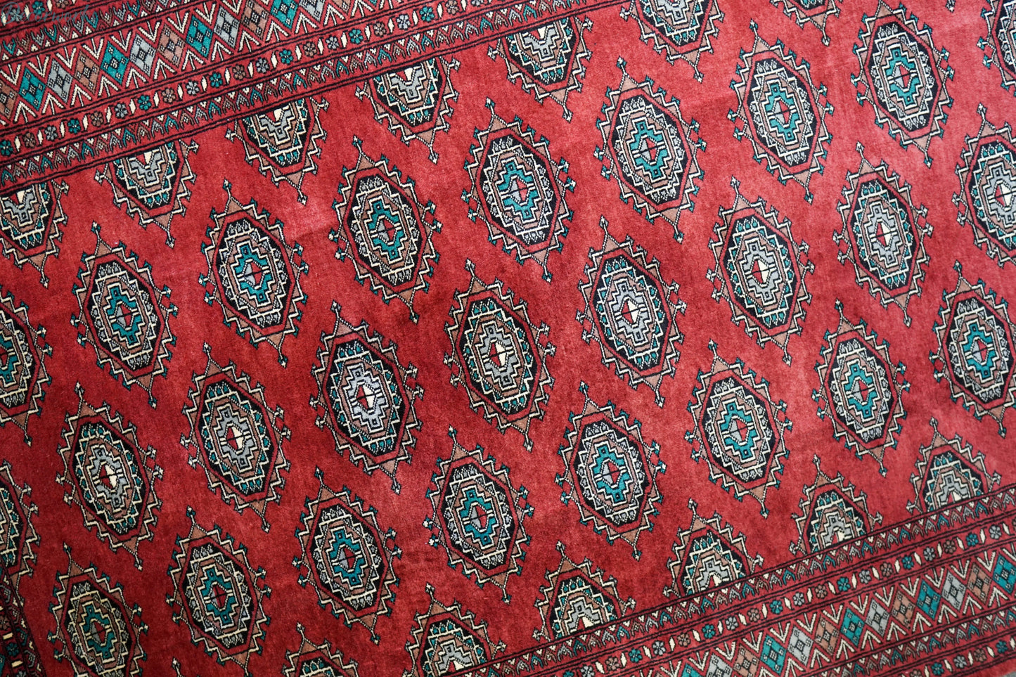 200×126cm【パキスタン手織り絨毯】 Decorworks