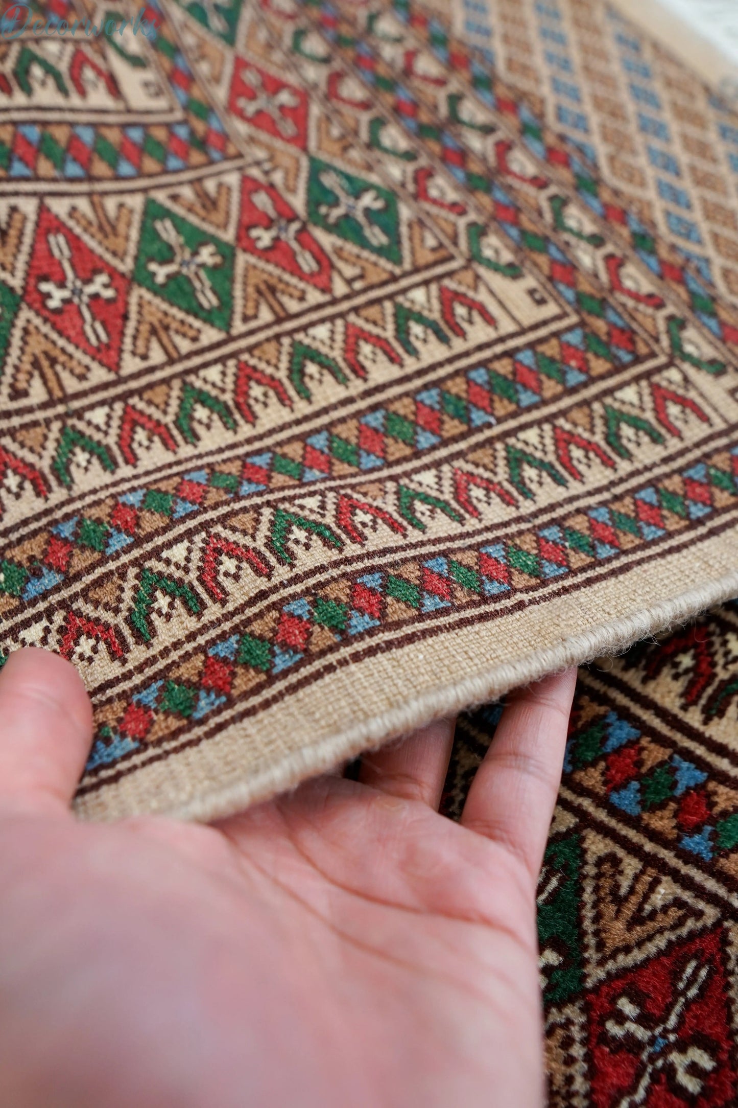247×244cm パキスタン手織り絨毯 Decorworks