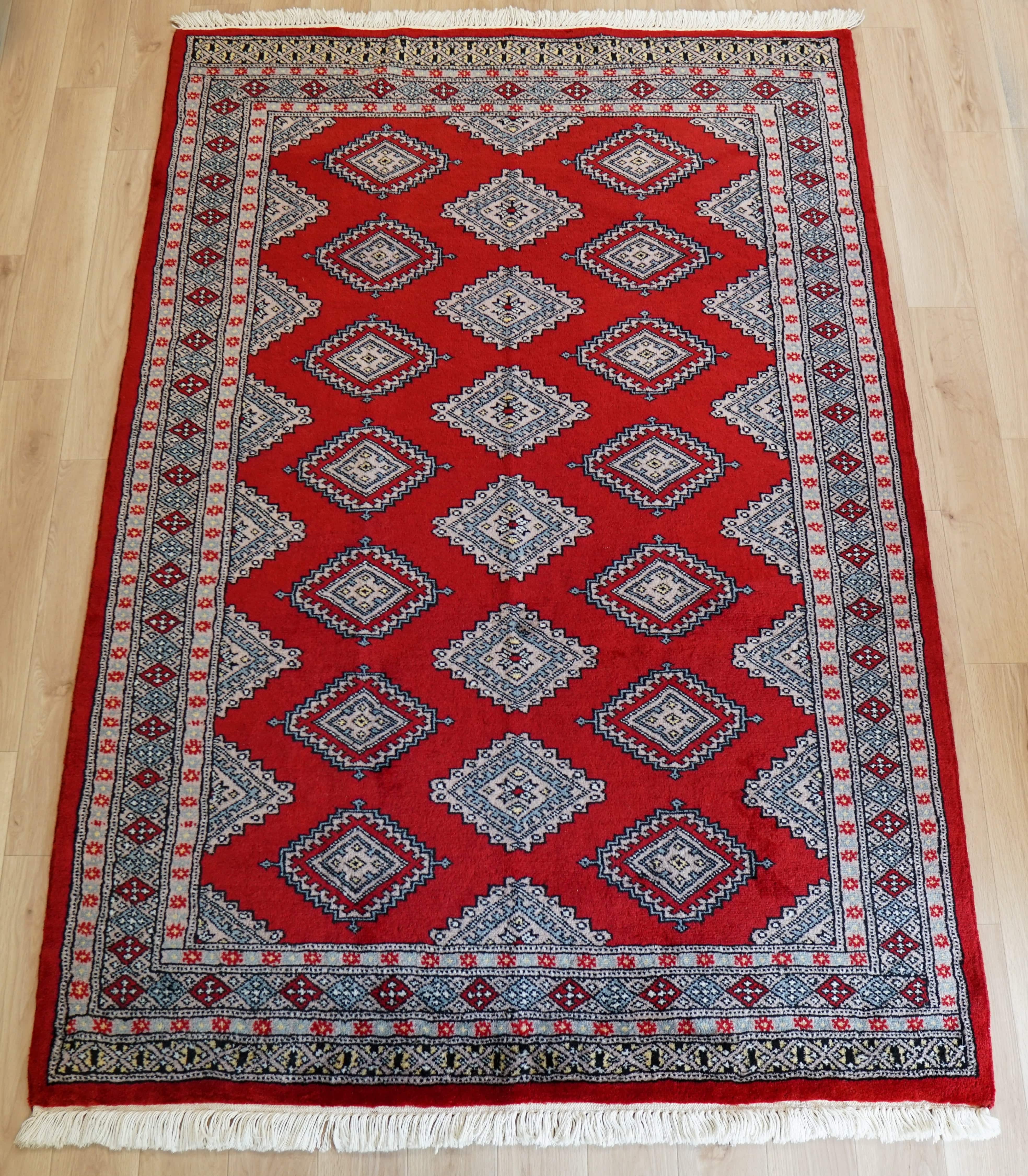 パキスタン手織り絨毯183×126cm – Decorworks