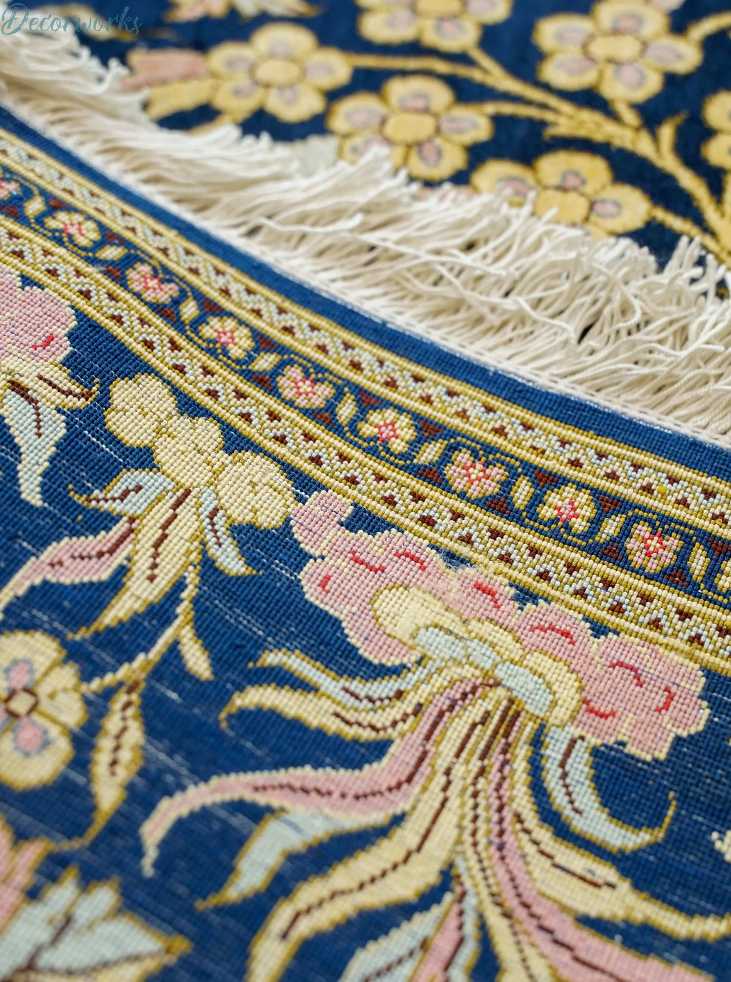 91×58cm ペルシャクム産の総手織りシルク絨毯 証明書付 - Decorworks