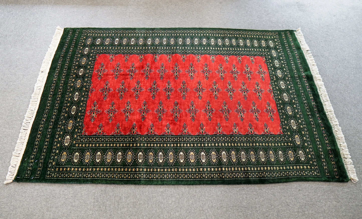 143×92cm パキスタン手織り絨毯 Decorworks