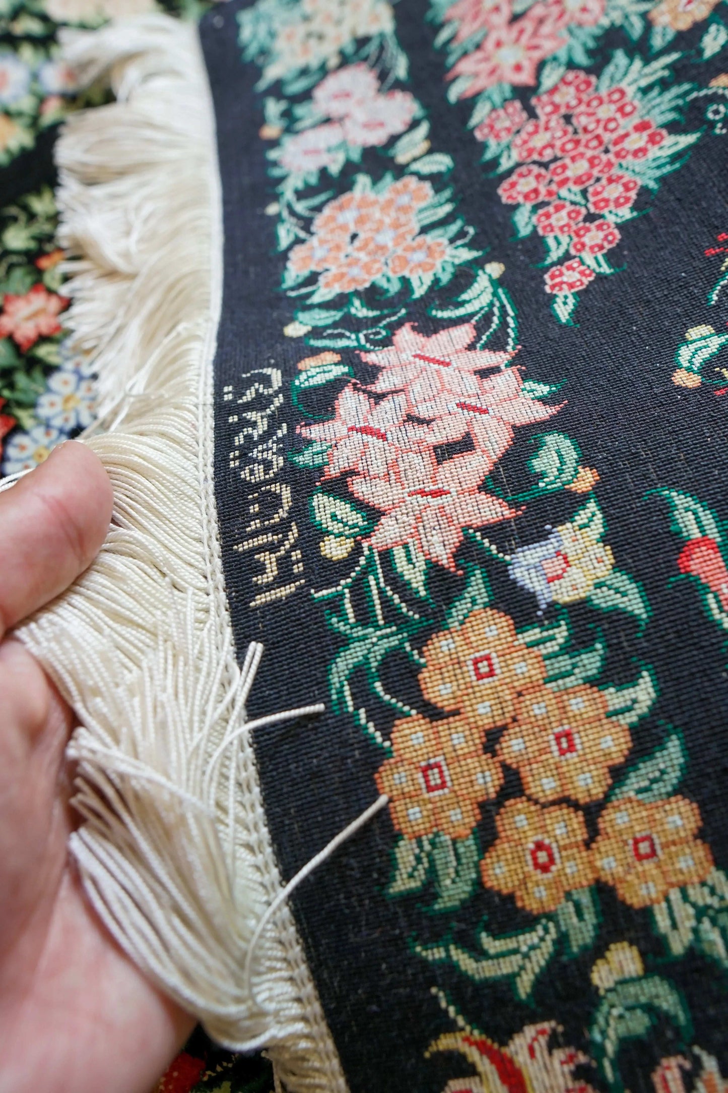 90×58cm ペルシャクム産の総手織りシルク絨毯 証明書付 Decorworks