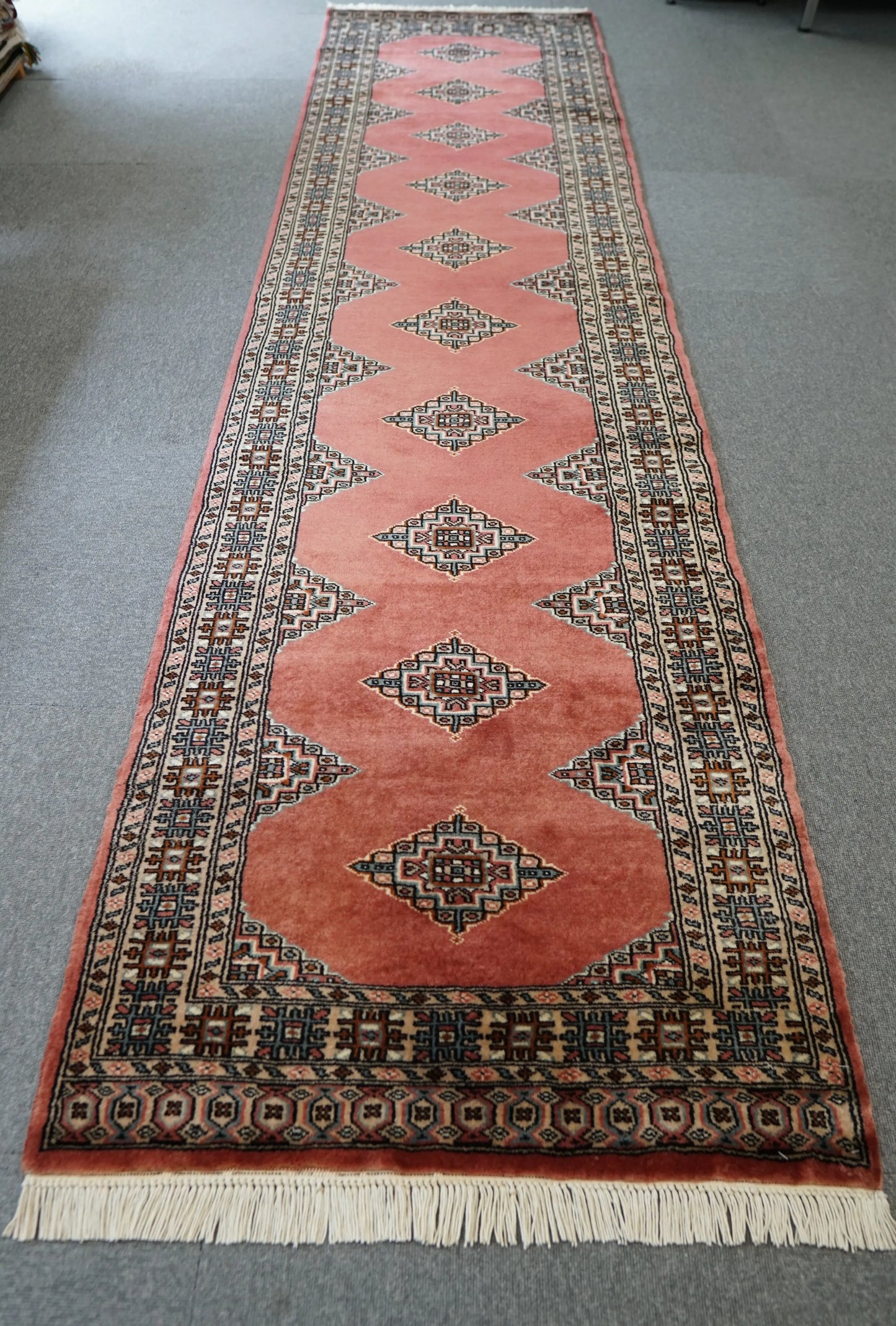 305×79cm パキスタン手織り絨毯 ランナー Decorworks