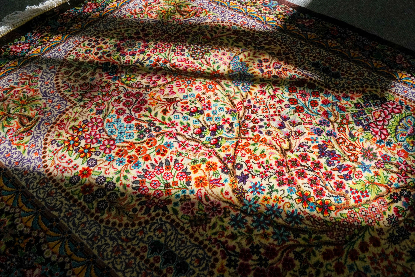 90×61cm 【ペルシャ絨毯 クム産 ナーリイ房 シルク 100% 】 Decorworks
