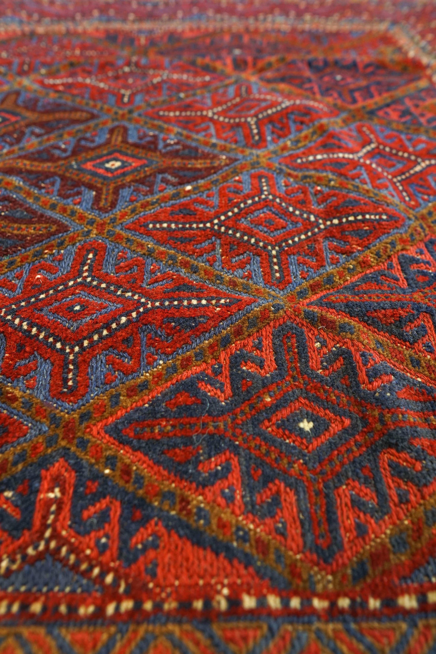 171×137cm オルード手織りマシュワニキリム