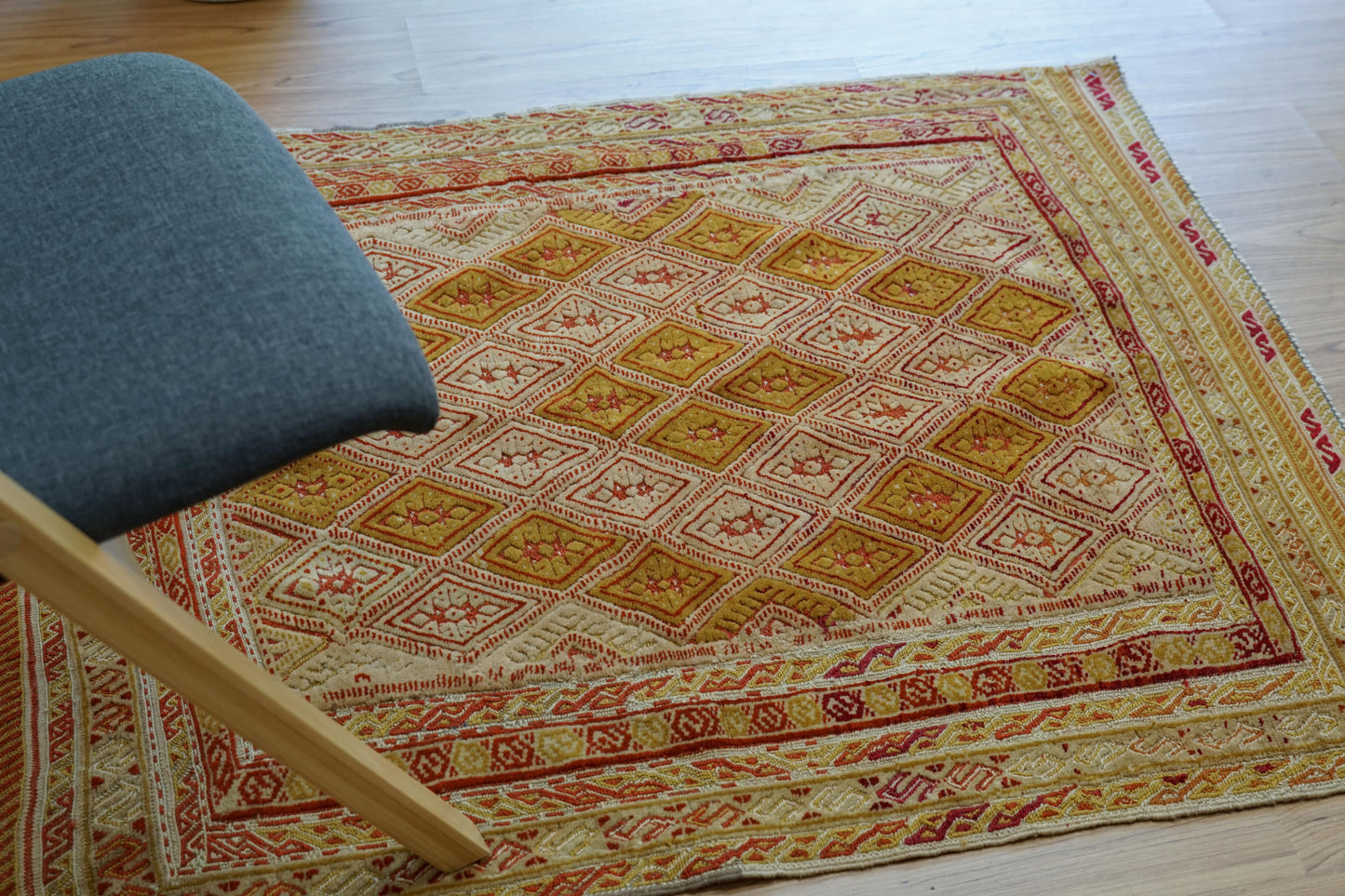 Collection アフガン手織りマシュワニキリム 121×94cm