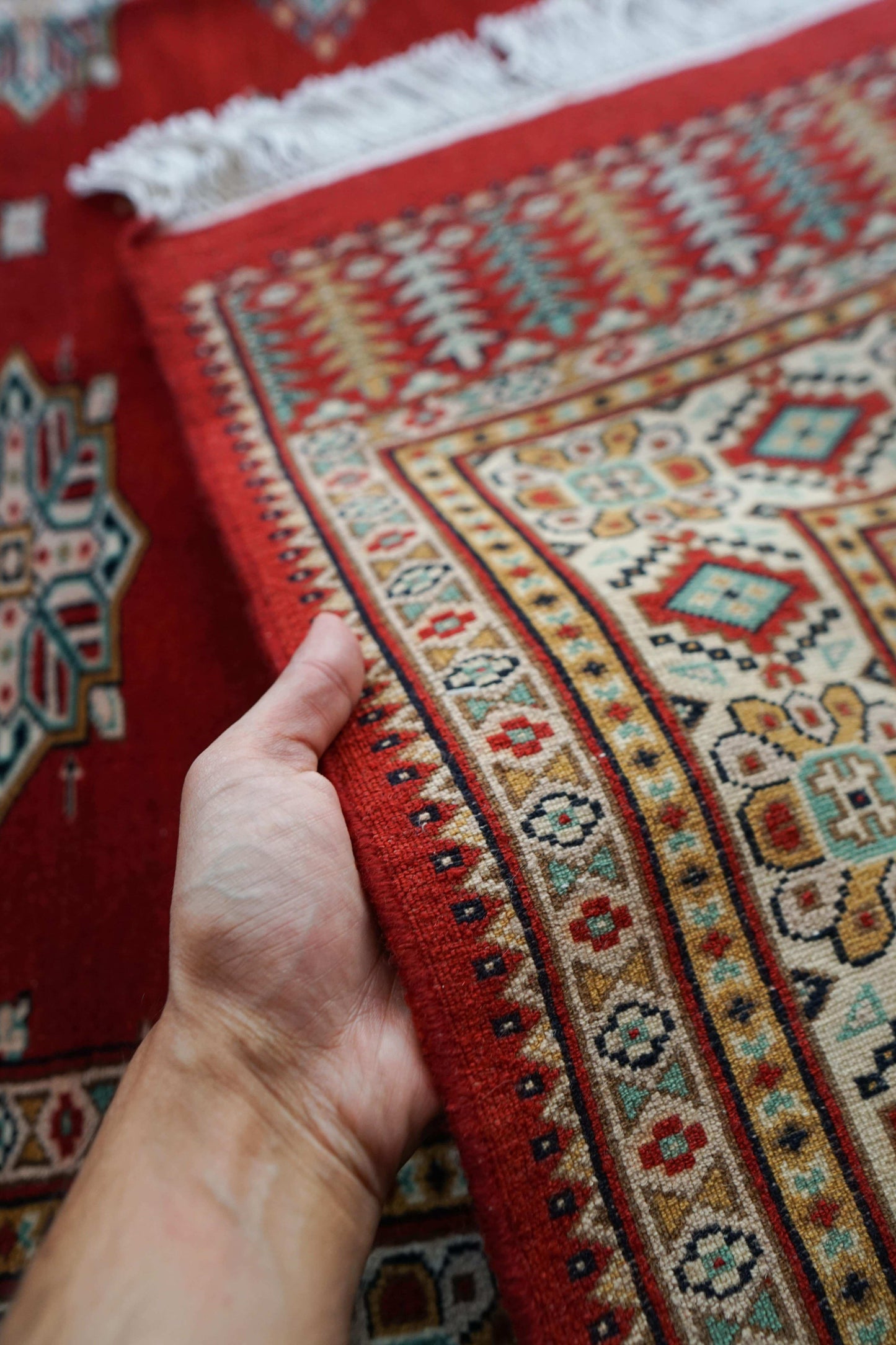 パキスタン手織り絨毯 245×155cm メリノウール ファインクオリティ トライバル伝統文様