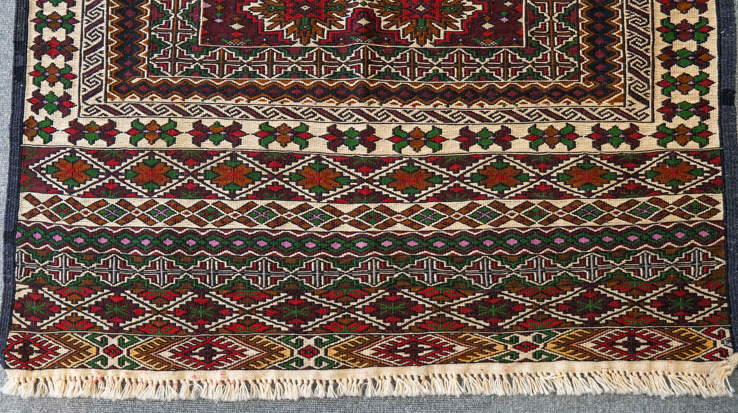 134×86cm ペルシャ手織りキリム