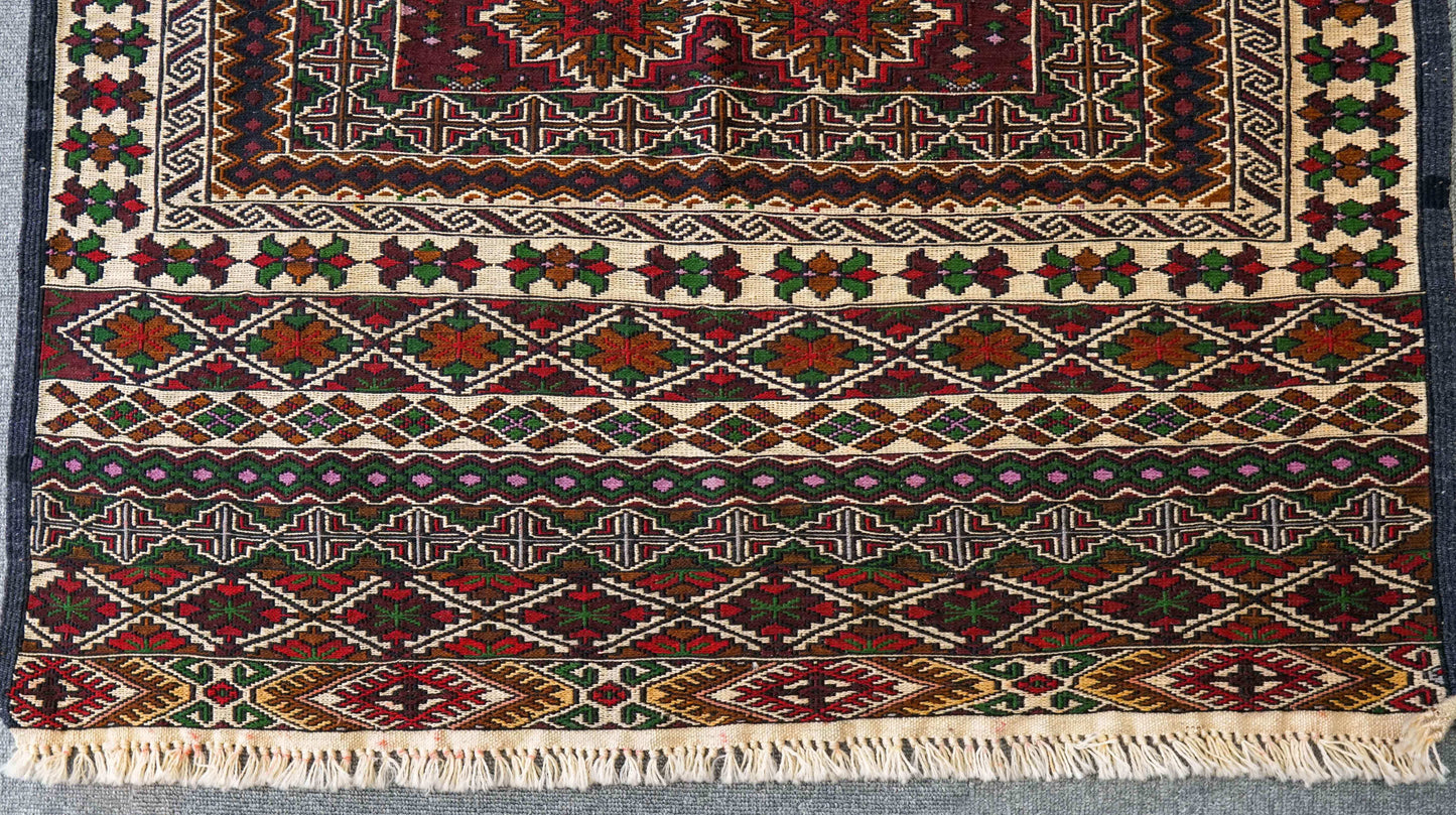134×86cm ペルシャ手織りキリム