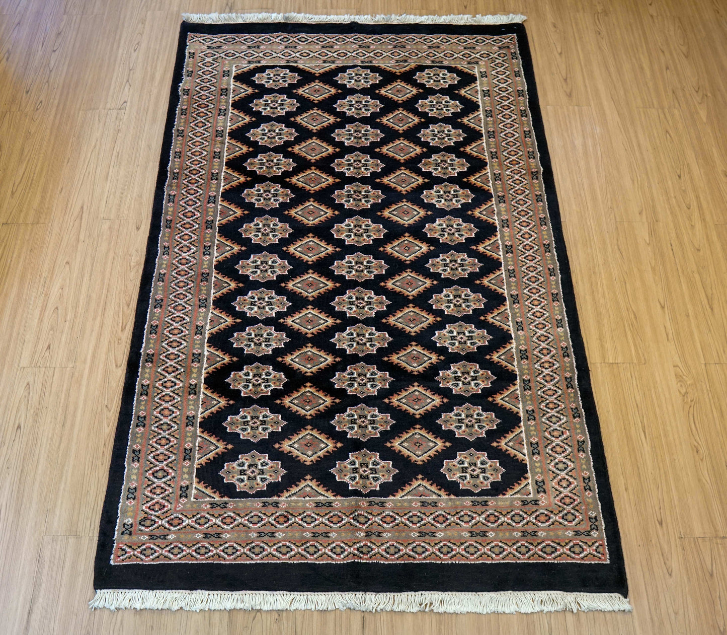 パキスタン手織り絨毯 185×120cm