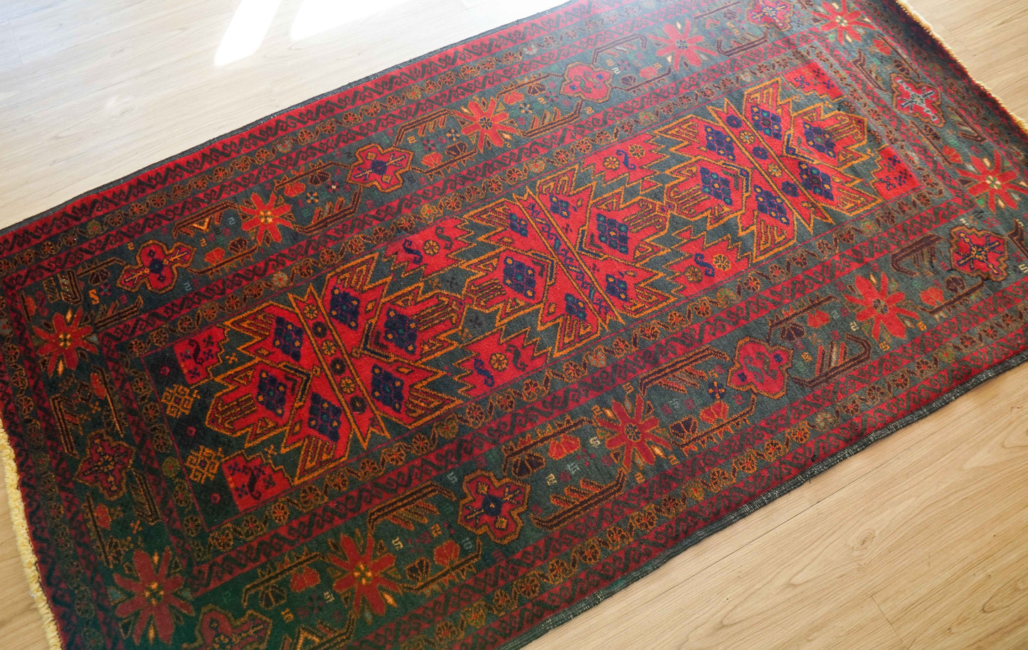 バルーチ トライバルラグ 194×109cm