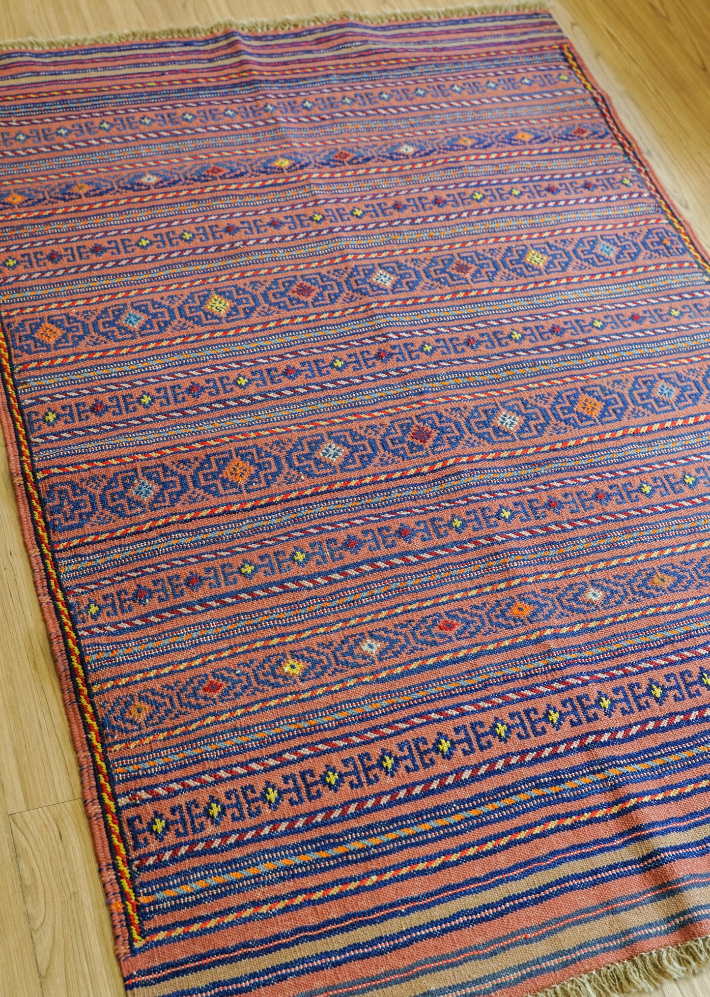 ペルシャ 手織りキリム トラバルラグ 144×94cm