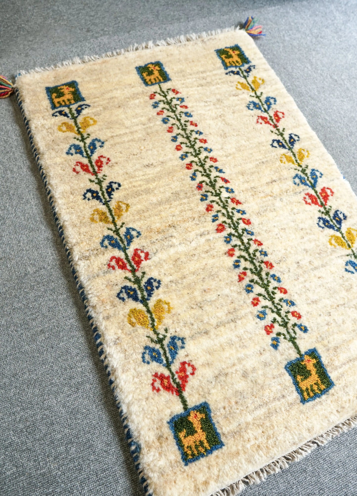 80cm×52cm【ペルシャ絨毯 手織りギャッベ】アマレ族ギャッベ ギャベ Decorworks