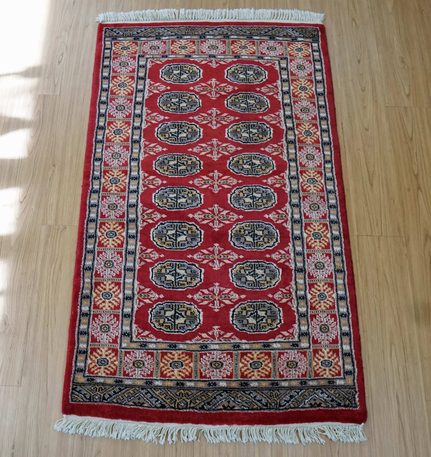 パキスタン手織り絨毯 トルクメンボハラ トライバルラグ 130×80cm