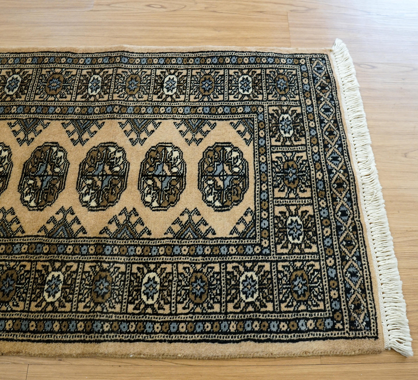 パキスタン手織り絨毯 93×62cm