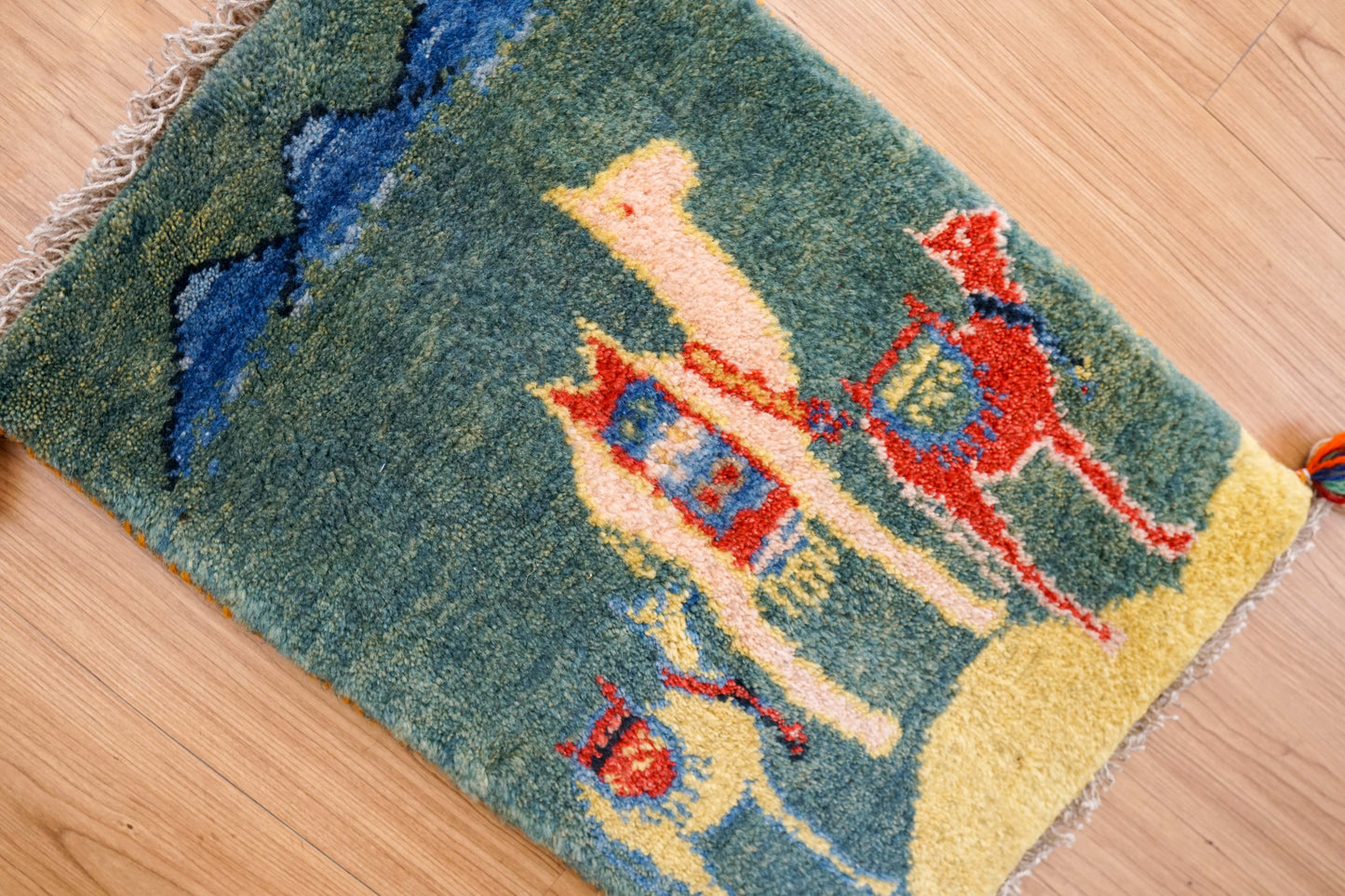 ペルシャ手織りギャッベ 60×40cm