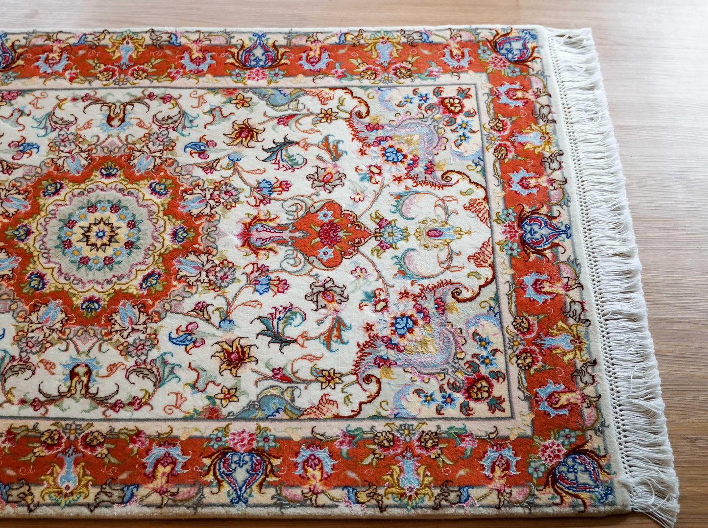 ペルシャ手織り絨毯 タブリーズ産 50RAJ 124×73cm|ウール&シルク