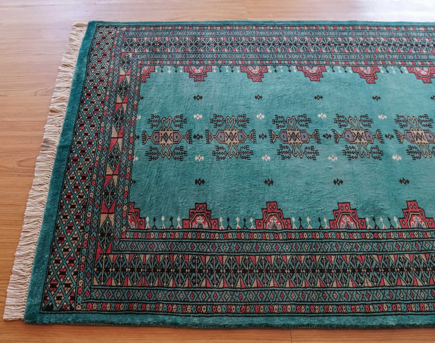 パキスタン手織り絨毯 122×82cm — ランプ文様が彩る上質ウールラグ
