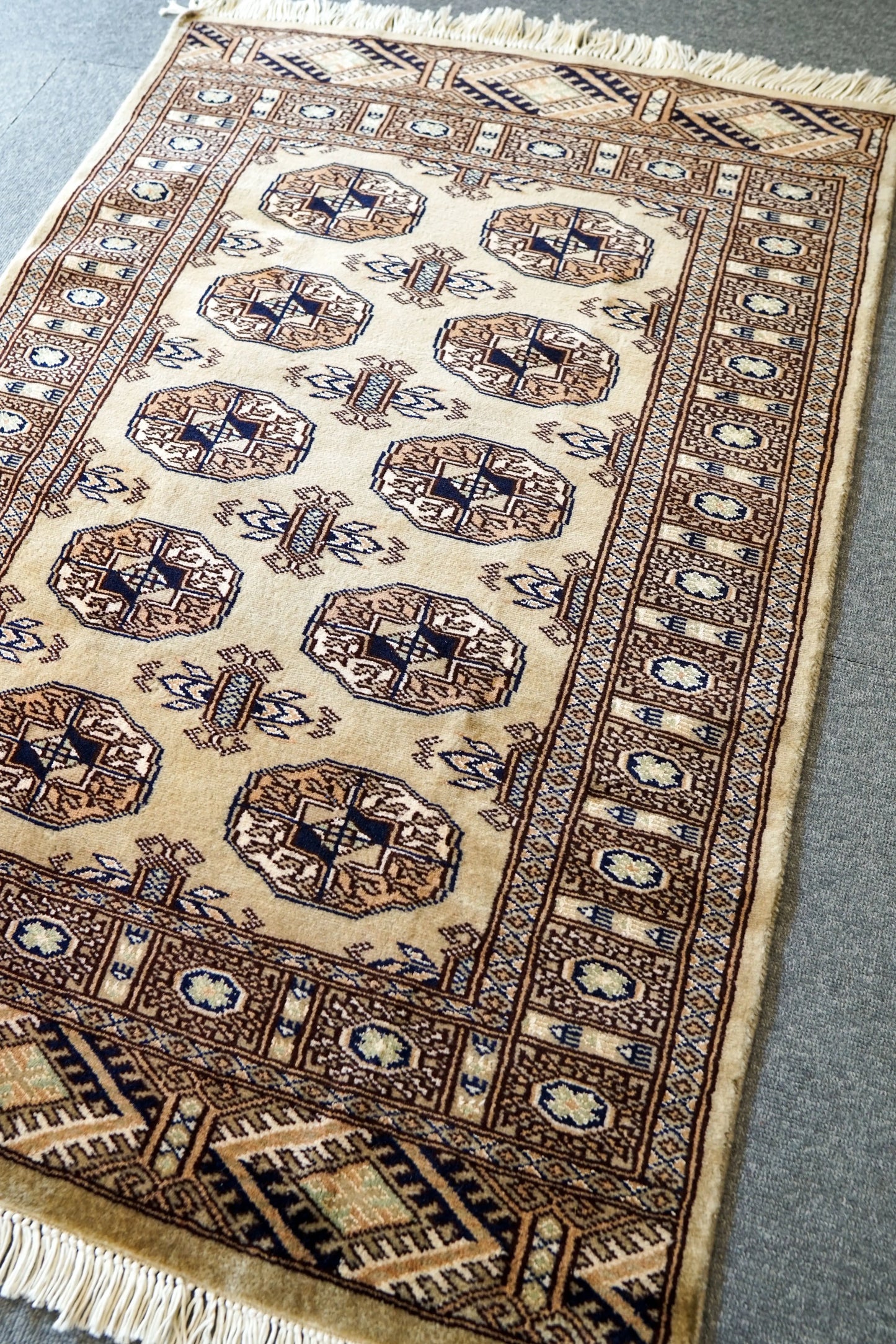 112×77cm トルクメン ボハララグ 手織り絨毯 パキスタン絨毯 Decorworks