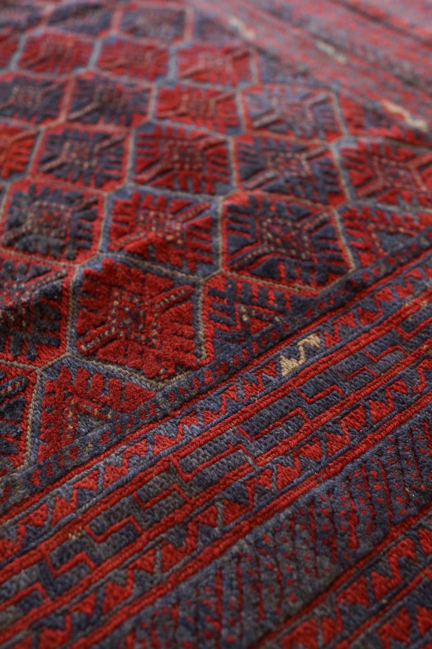 アフガニスタン手織りマシュワニキリム 172×152cm