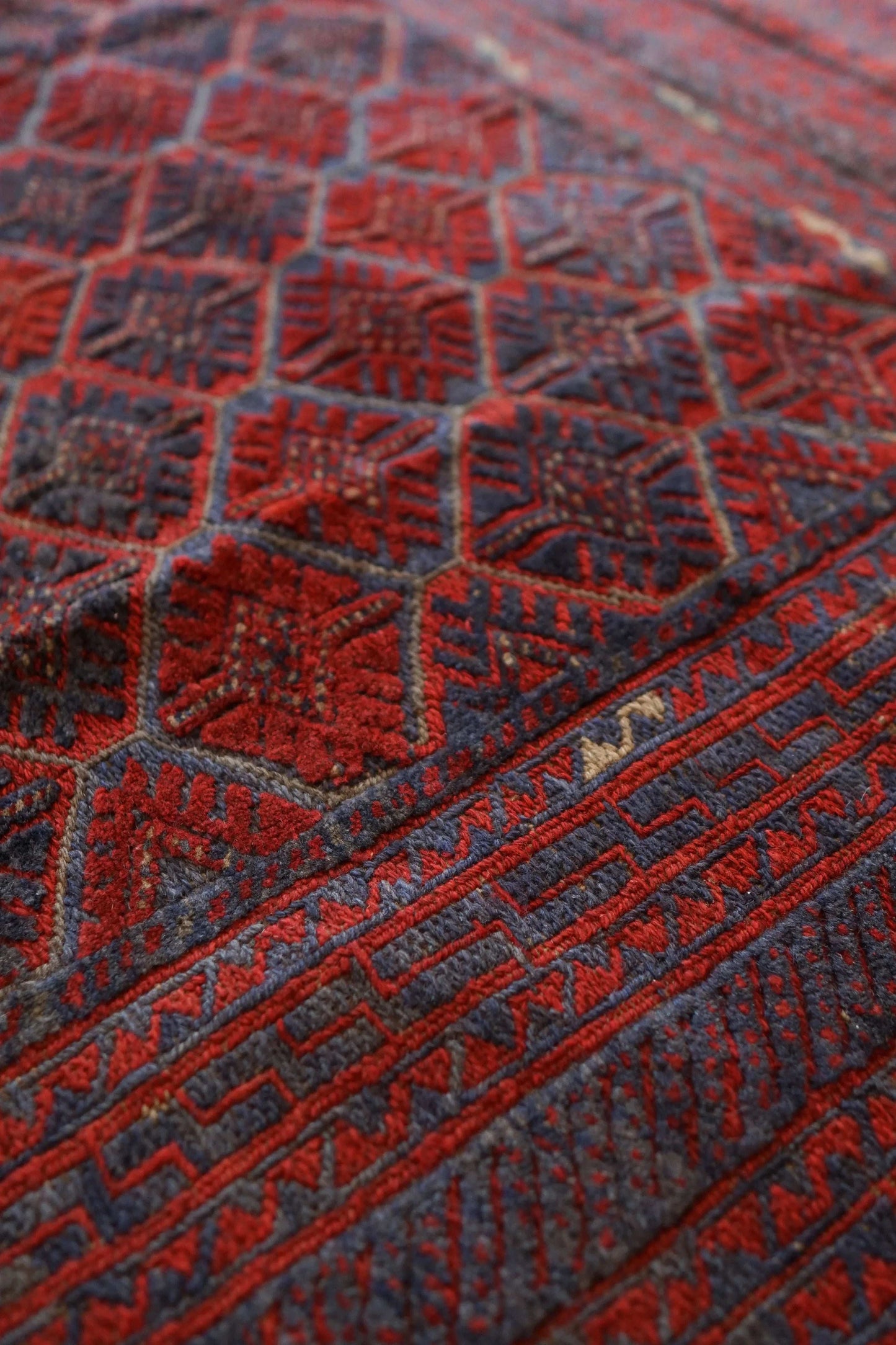 アフガニスタン手織りマシュワニキリム 172×152cm