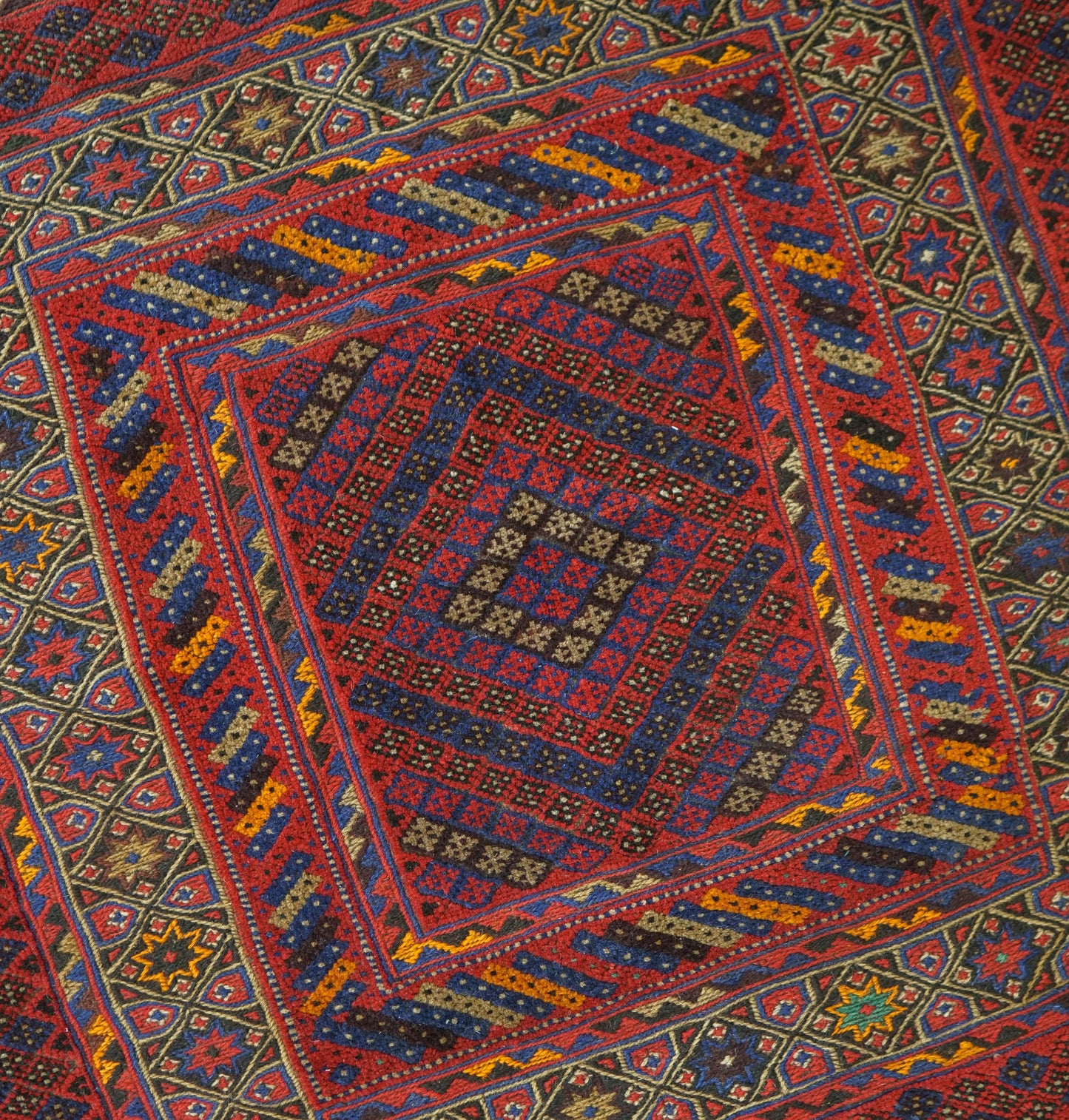 Collection 手織りマシュワニキリム 126×116cm