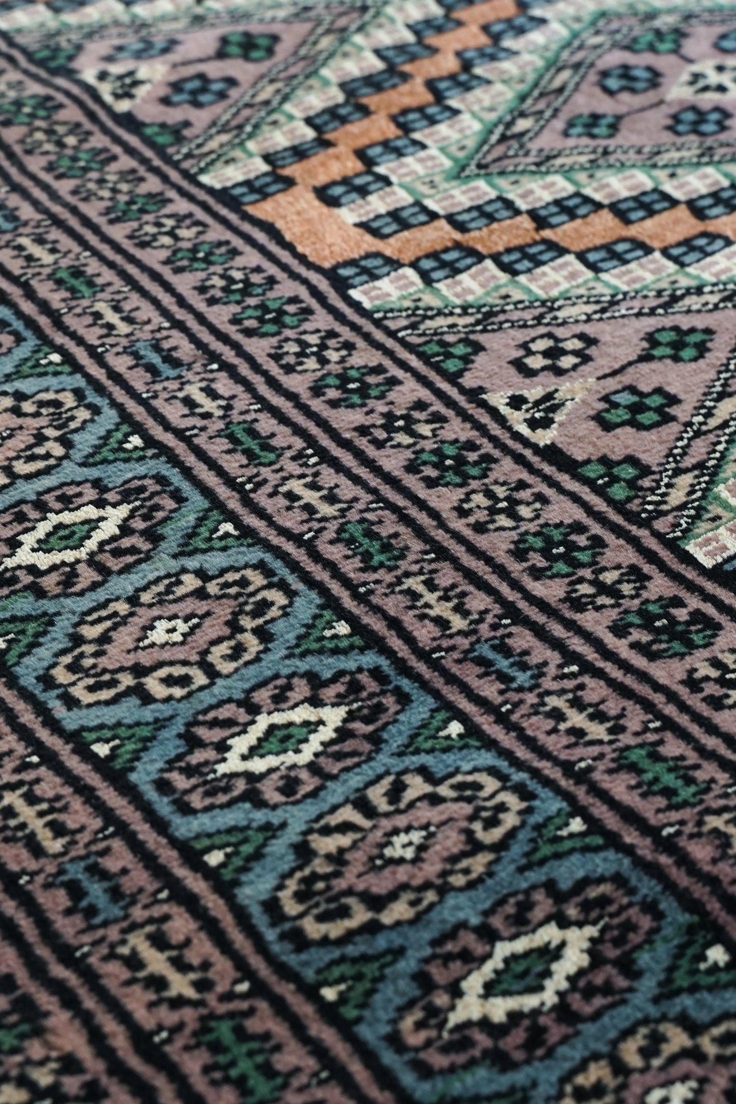 116×77cm パキスタン手織り絨毯 Decorworks