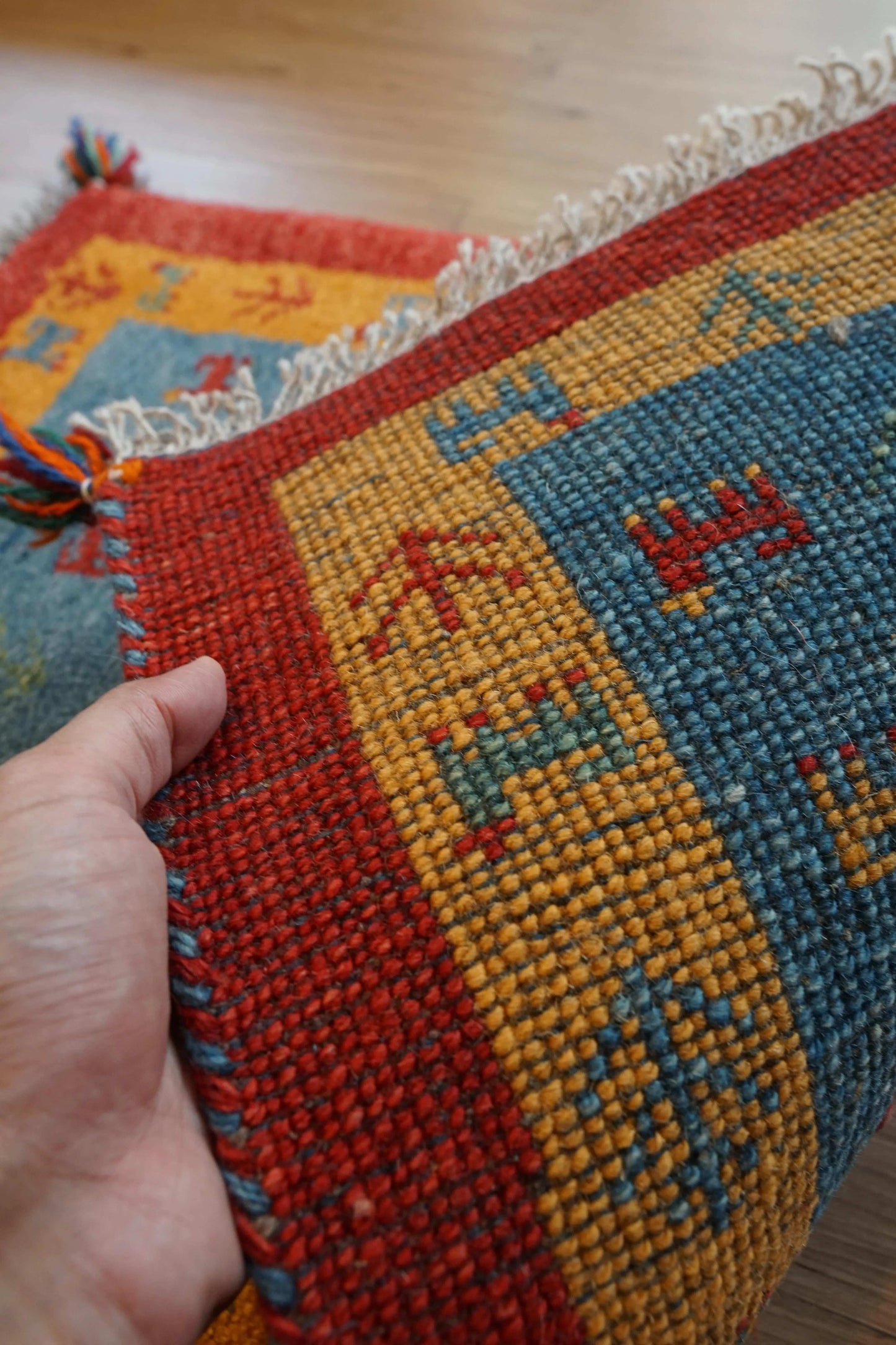 ペルシャ手織りギャッベ 80×52cm アマレ族 ウールラグ