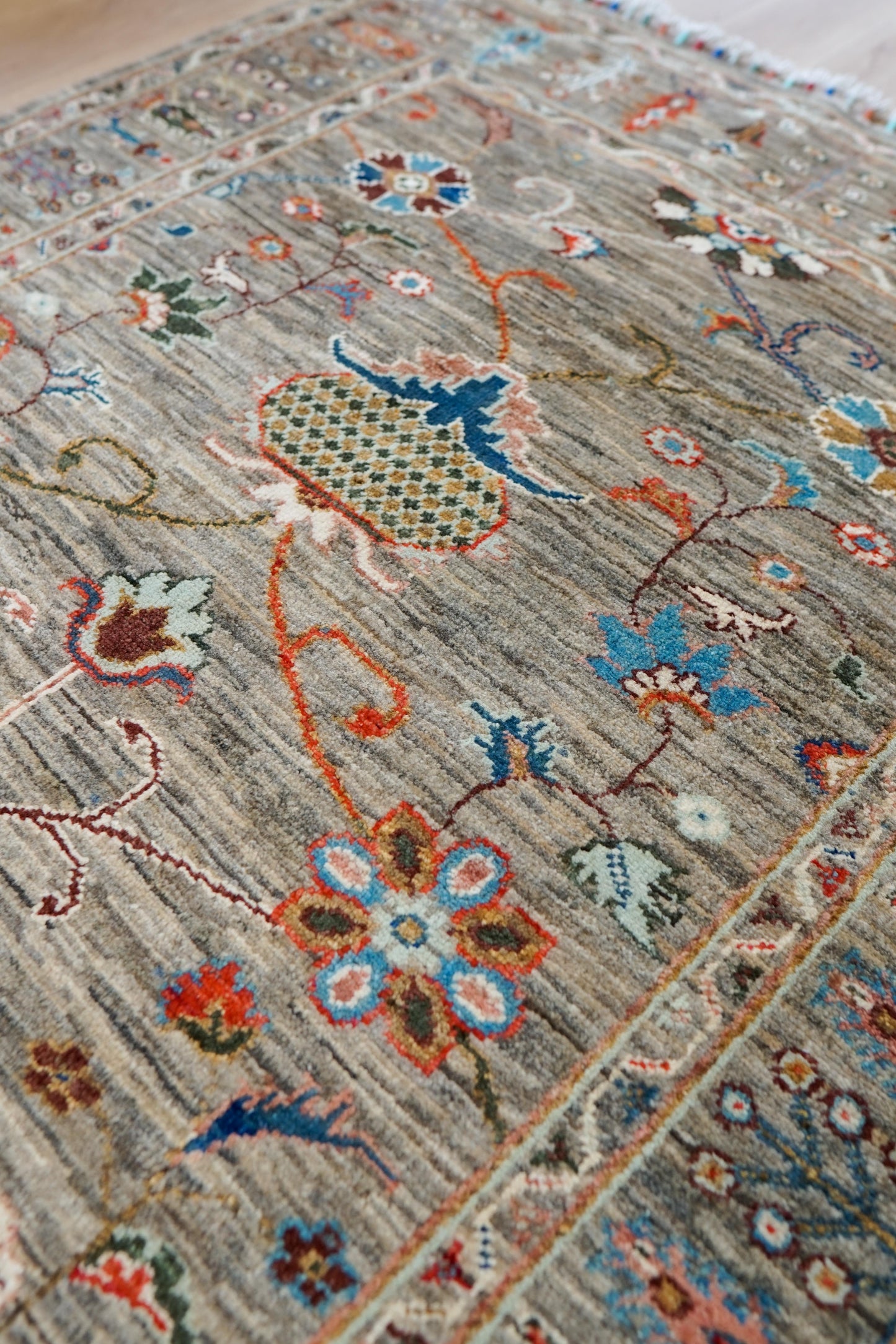 アフガニスタン手織り絨毯 ガズニウール(チョビラグ)142×104cm|草木染め・手紡ぎウール
