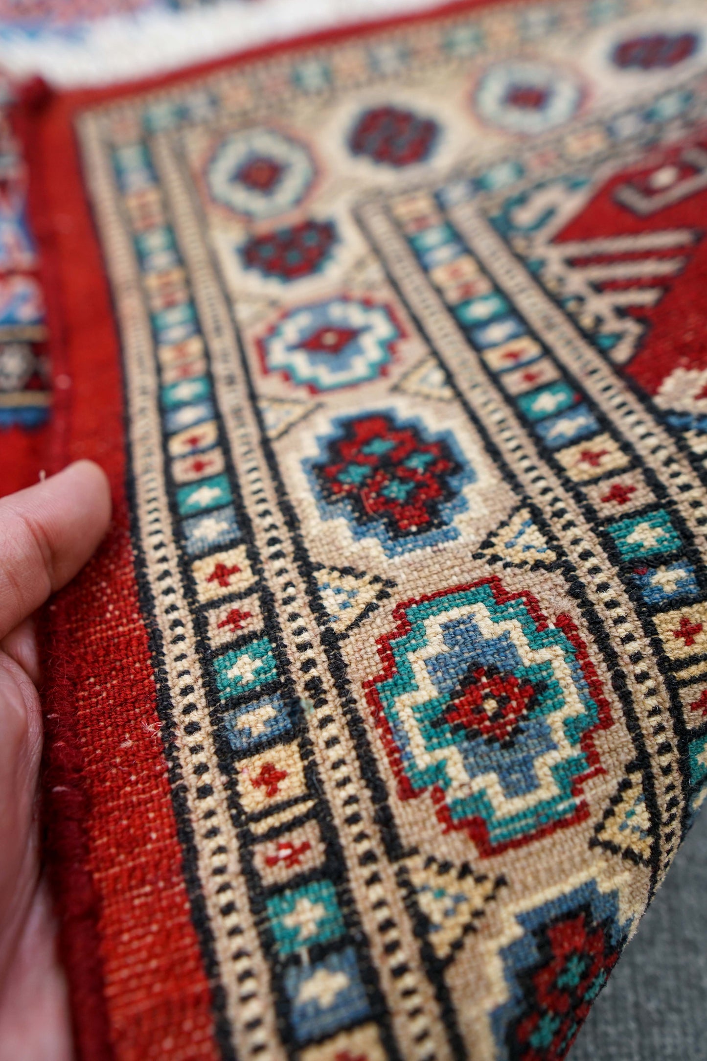 パキスタン手織り絨毯 129×78cm