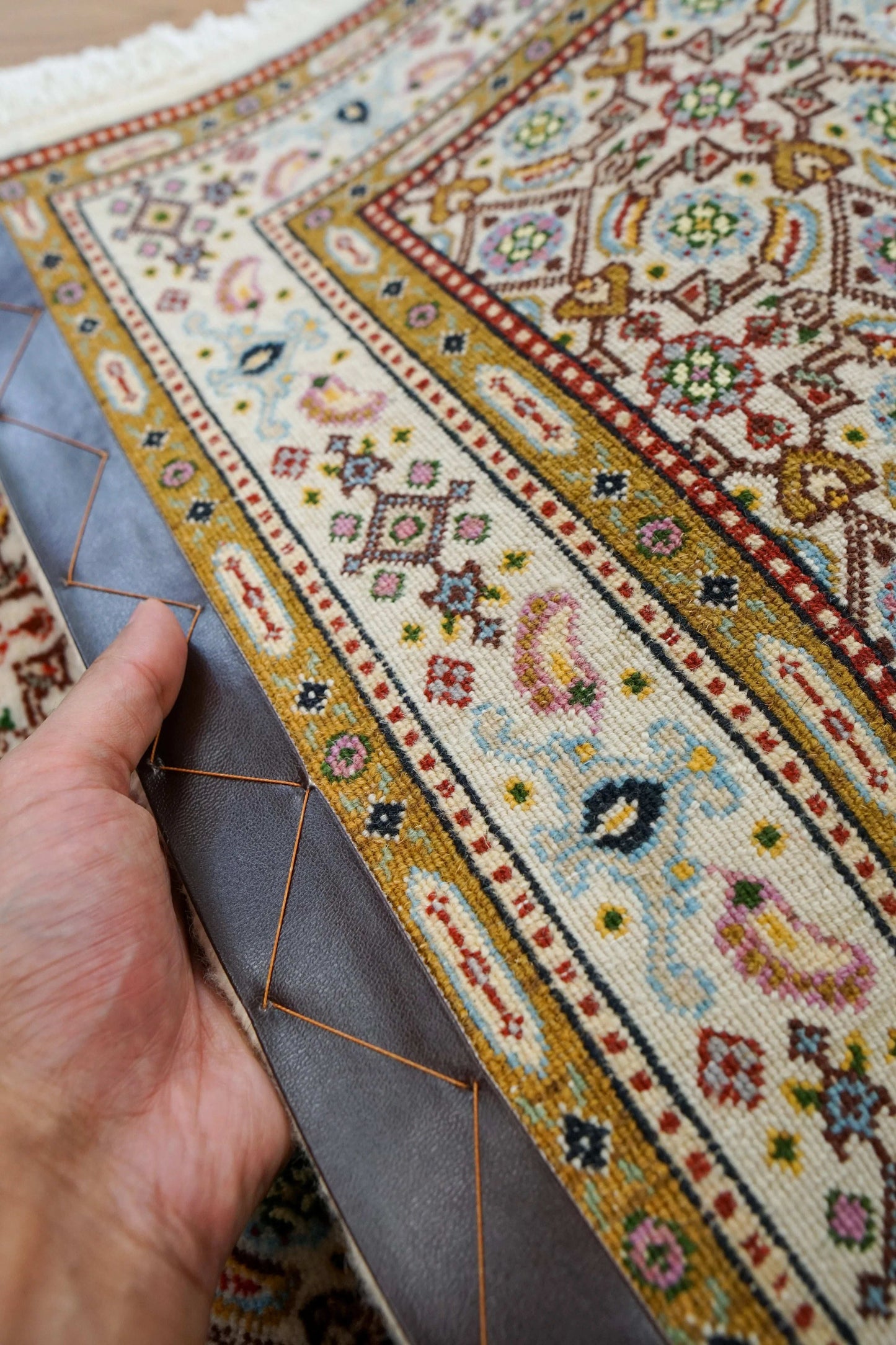 88×60cm ペルシャ 手織り絨毯 ムード