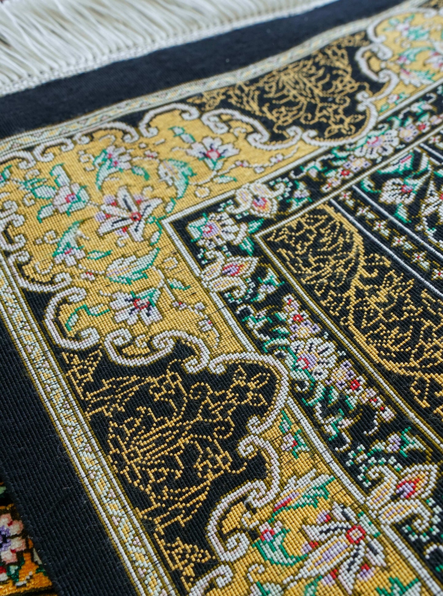 ペルシャ絨毯 クム産シルク100% ハミード工房 92×59cm