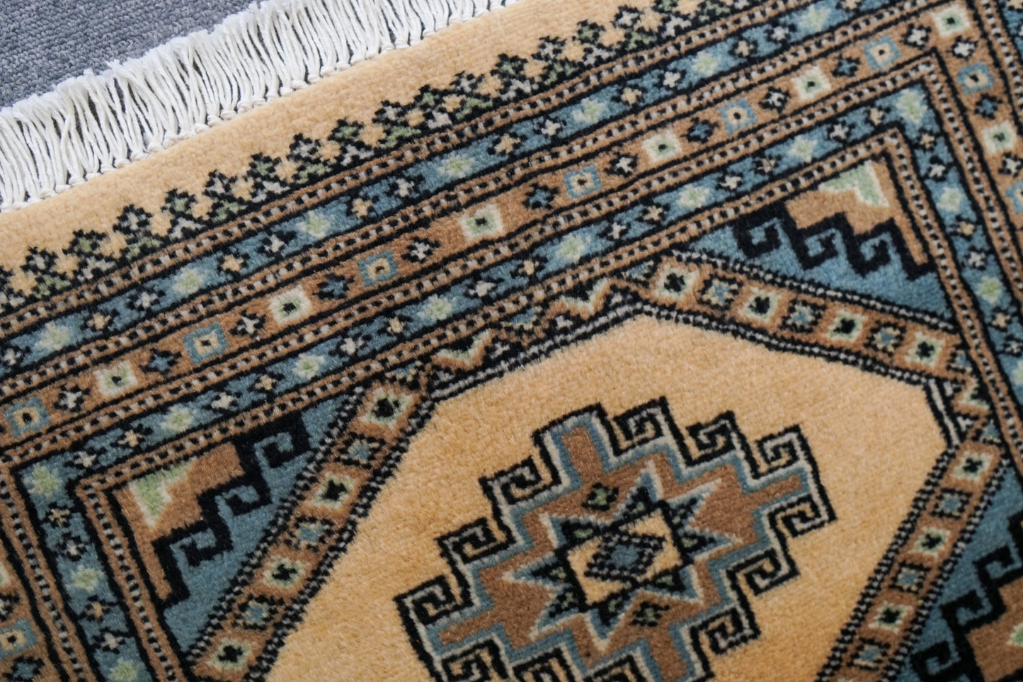 81×63cm パキスタン手織り絨毯 Decorworks
