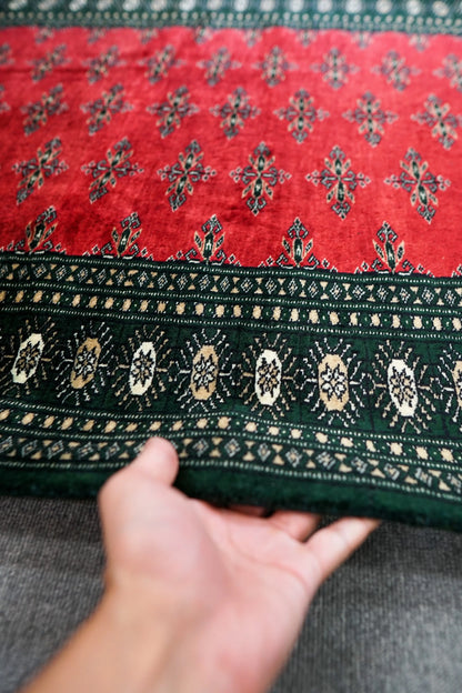 143×92cm  パキスタン手織り絨毯 Decorworks